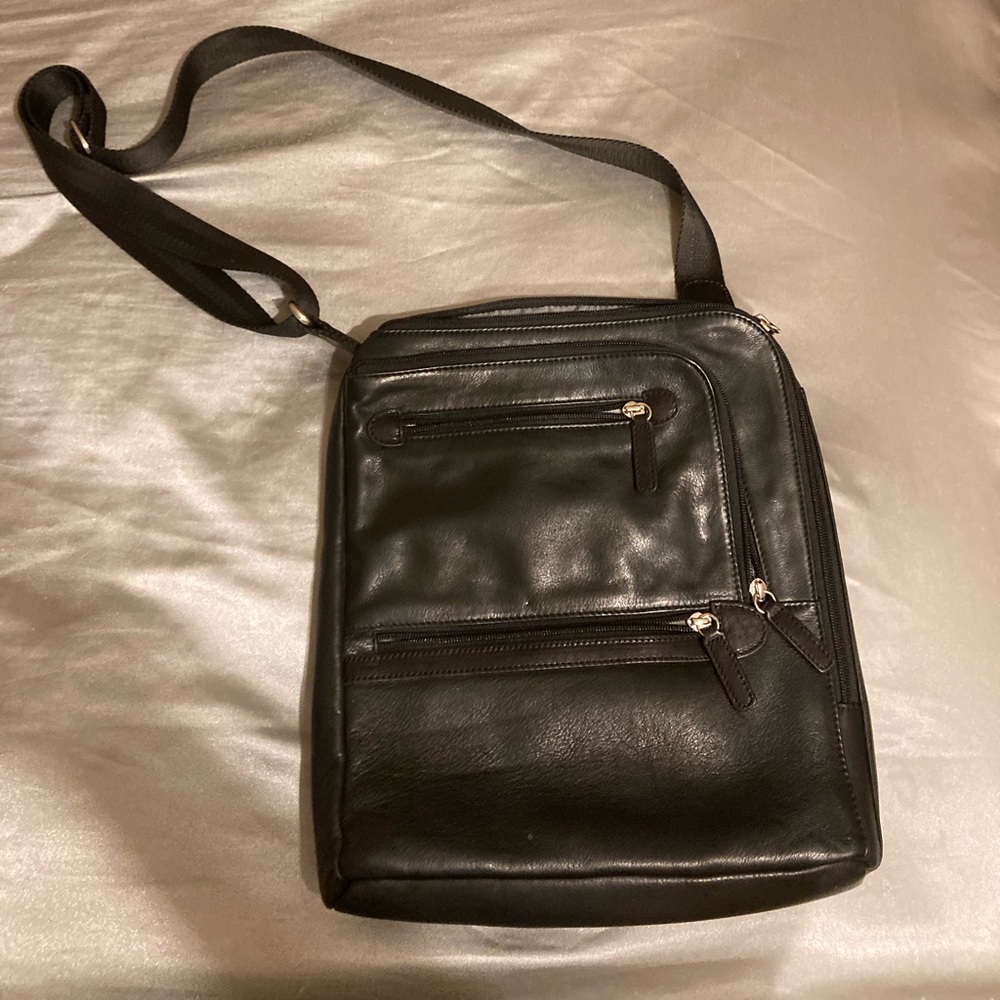 Mori Leather Messenger Bag